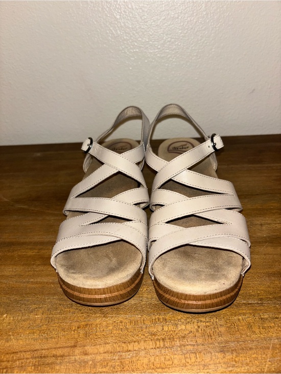 Dansko Shoes - Dansko Women's Strappy Platform Sandals in Light Taupe